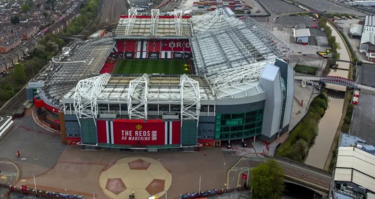 Manchester United Backs Plans For Regeneration Near Ground