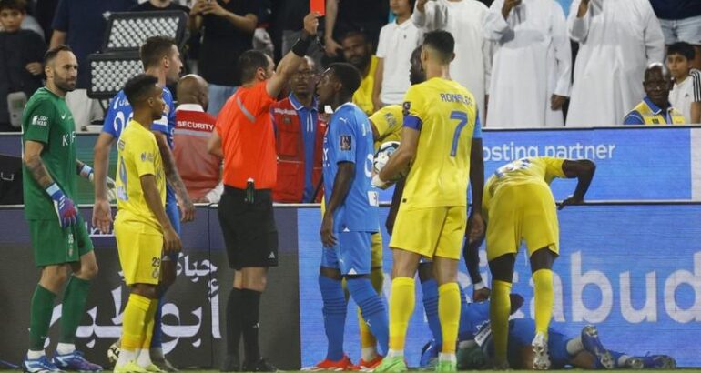 Ronaldo Dismissed as Al-Nassr Loses to Al-Hilal 