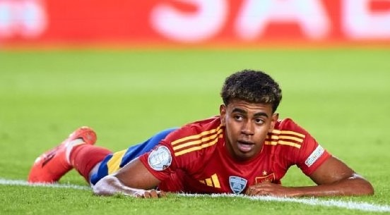 Spain Coach Luis de la Fuente Warns Lamine Yamal to Expect Tough Treatment on the Pitch